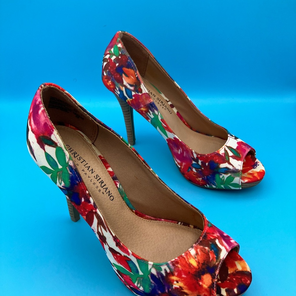 Christian Siriano satin peep toe 4” heels.